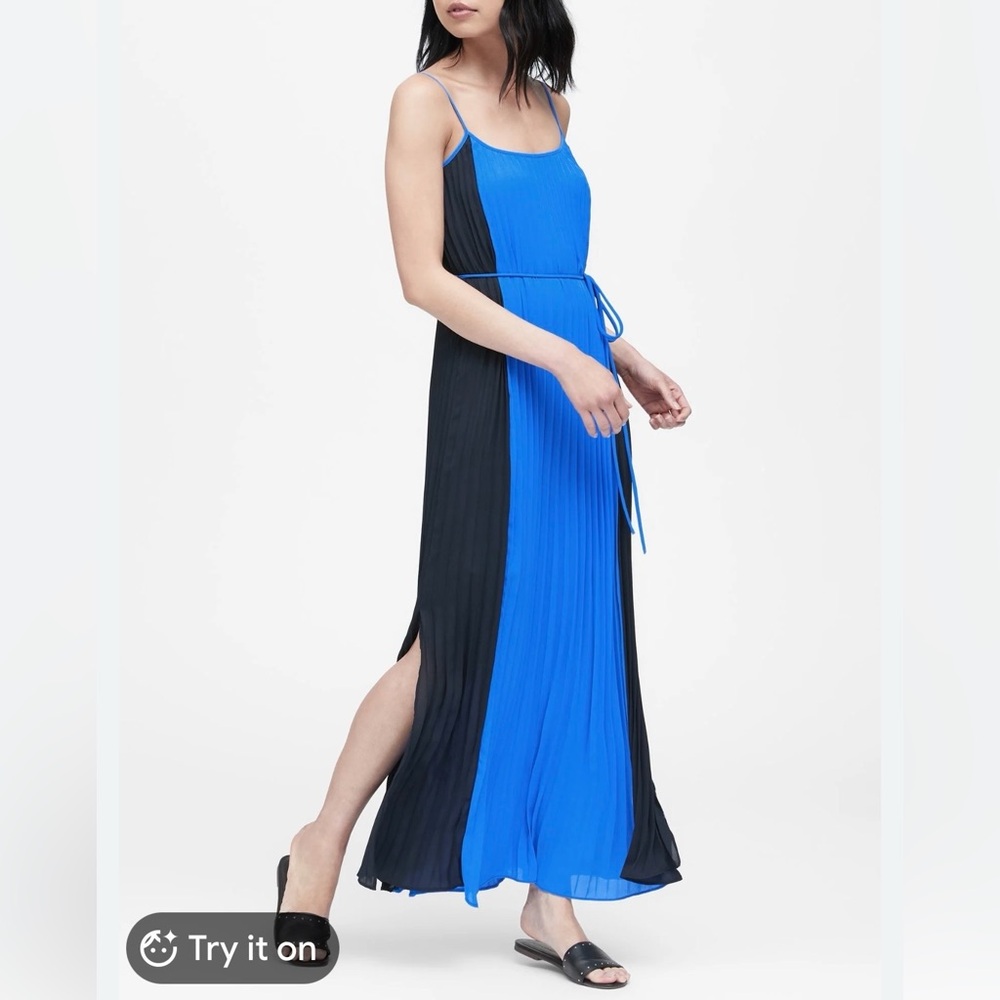 Banana Republic Blue and Black Colorblock Pleated Maxi Skirt